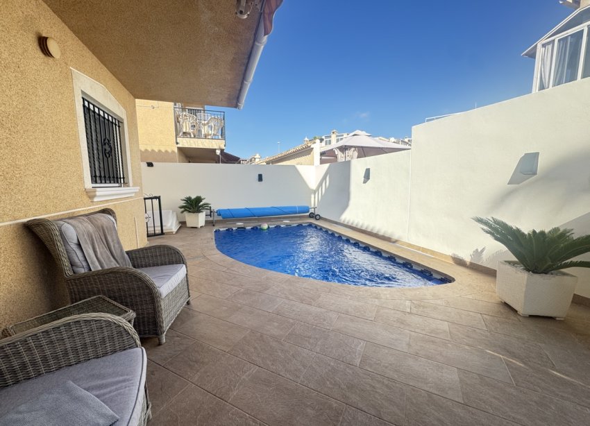 Resale - Villa - Orihuela Costa - Villamartin