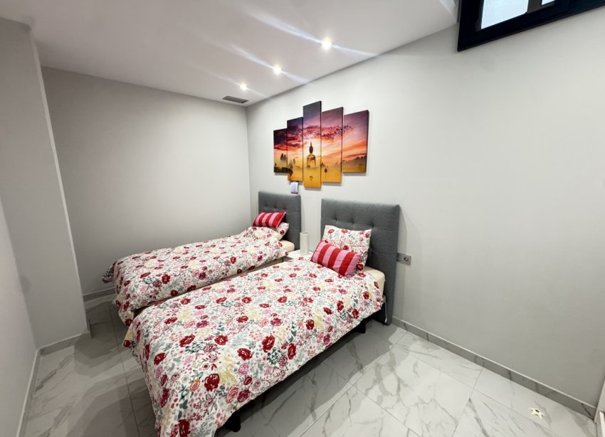 Resale - Villa - Orihuela Costa - Villamartin