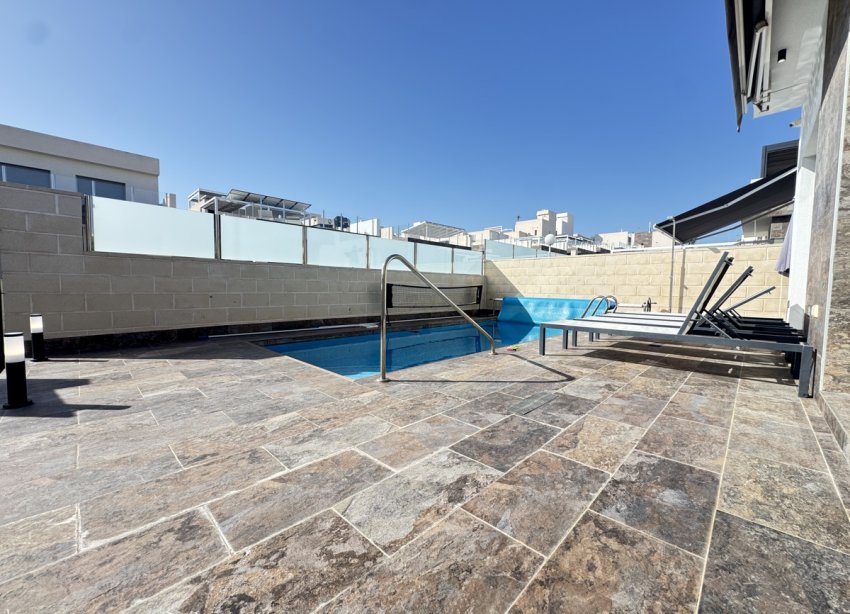 Resale - Villa - Orihuela Costa - Villamartin