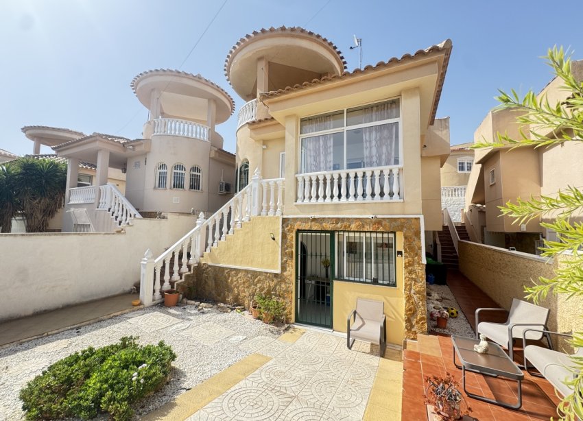 Resale - Villa - Orihuela Costa - Villamartin