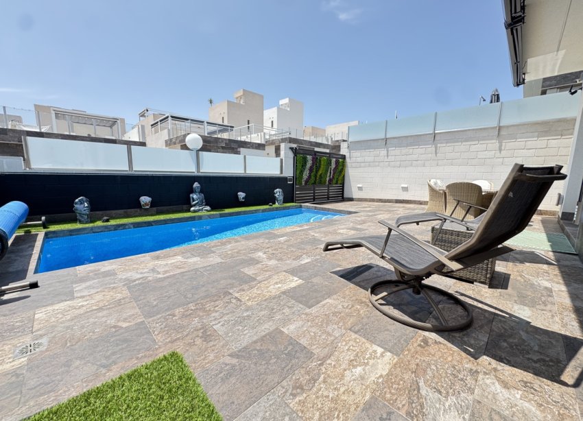 Resale - Villa - Orihuela Costa - Villamartin