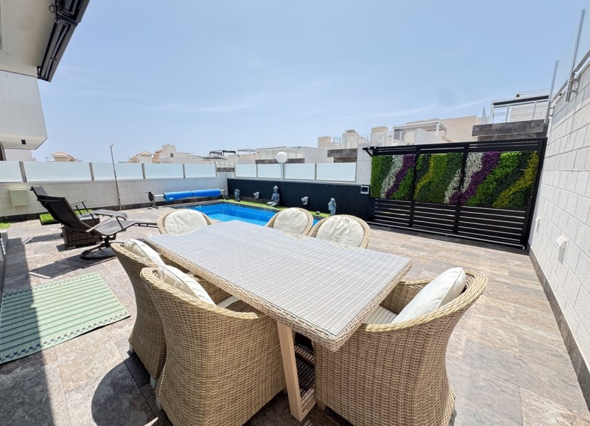Resale - Villa - Orihuela Costa - Villamartin