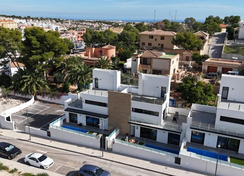 Resale - Villa - Orihuela Costa - Villamartin