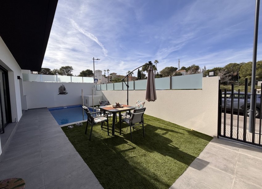 Resale - Villa - Orihuela Costa - Villamartin