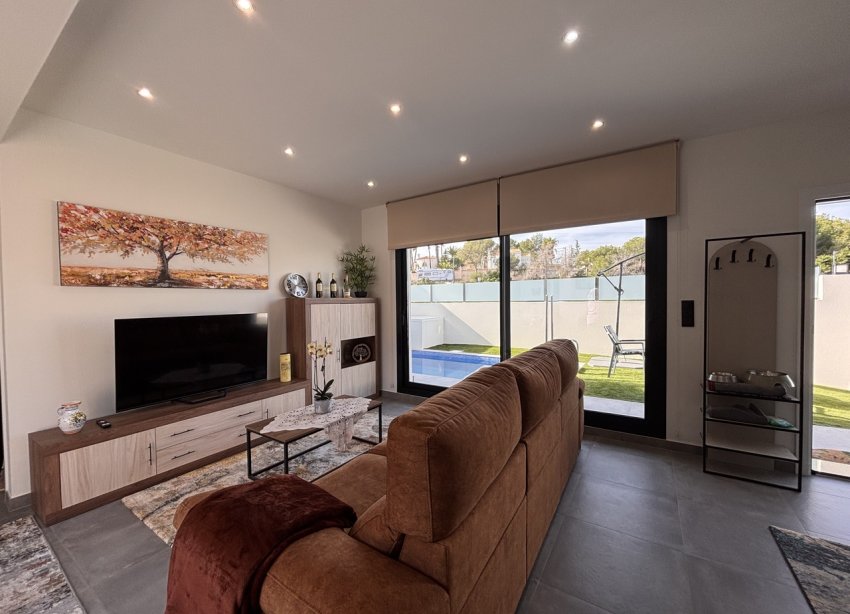 Resale - Villa - Orihuela Costa - Villamartin