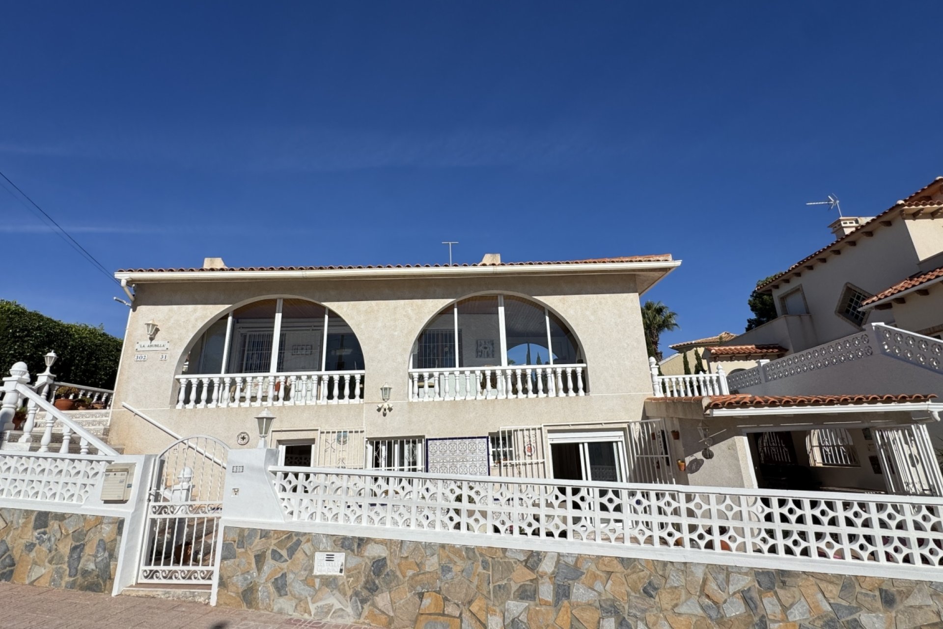 Resale - Villa - Orihuela Costa - Villamartin