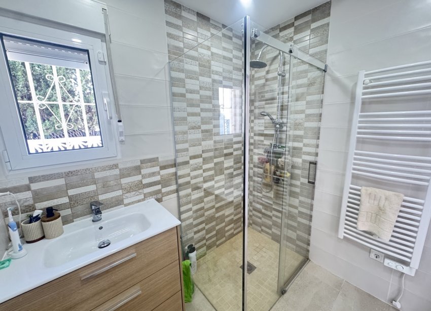 Resale - Villa - Orihuela Costa - Villamartin