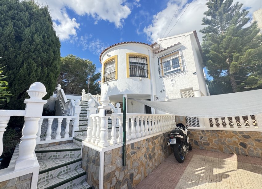 Resale - Villa - Orihuela Costa - Villamartin