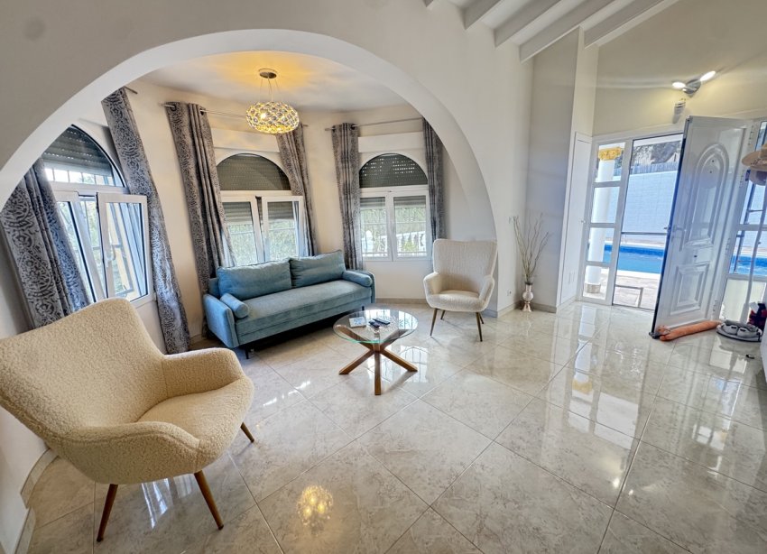 Resale - Villa - Orihuela Costa - Villamartin