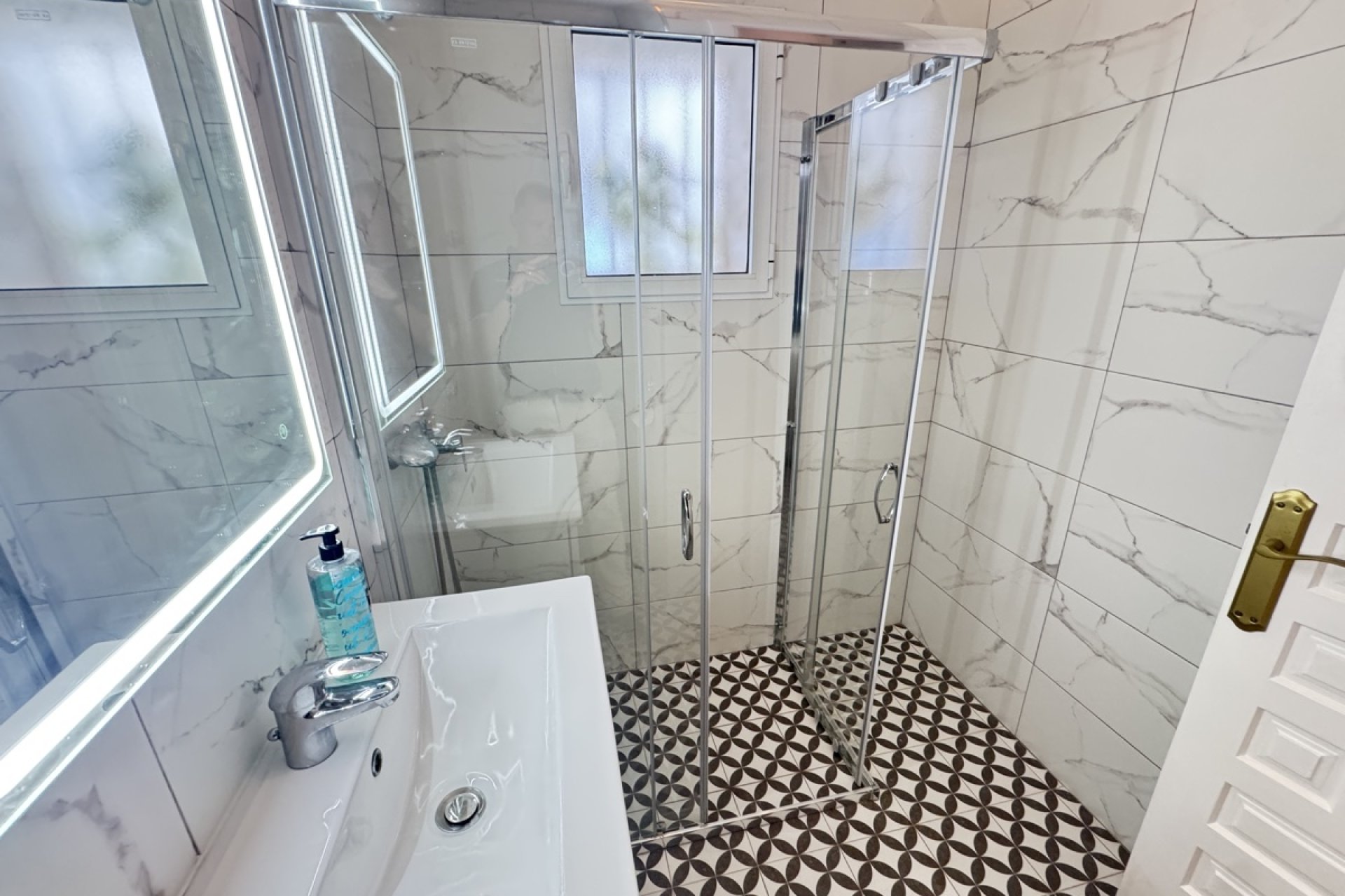 Resale - Villa - Orihuela Costa - Villamartin