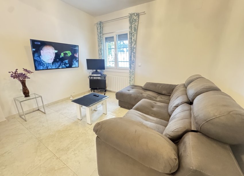 Resale - Villa - Orihuela Costa - Villamartin