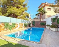 Resale - Villa - Orihuela Costa - Villamartín