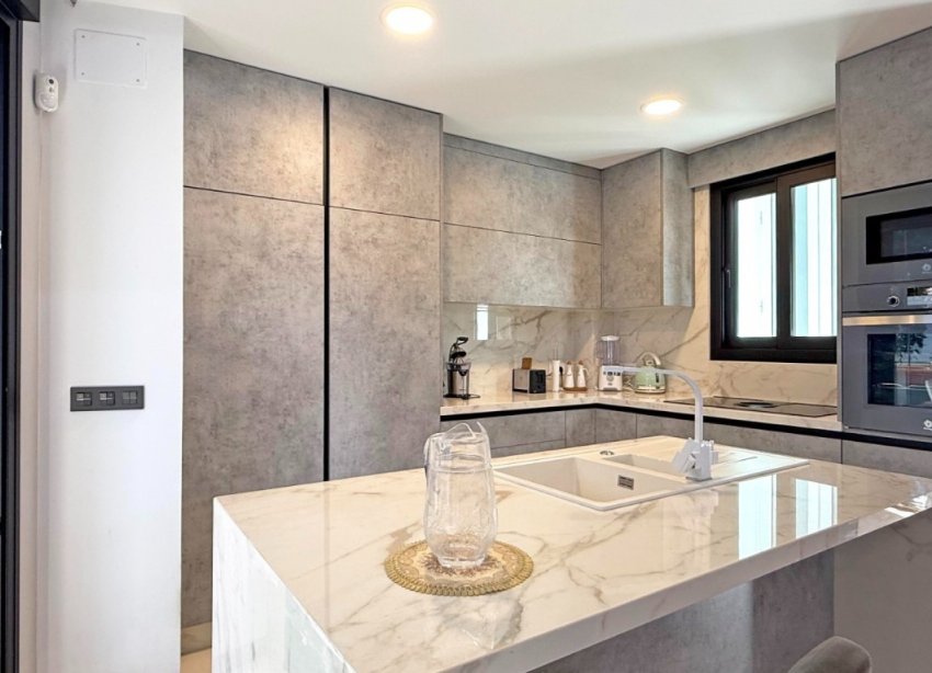 Resale - Villa - Orihuela Costa - Villamartín