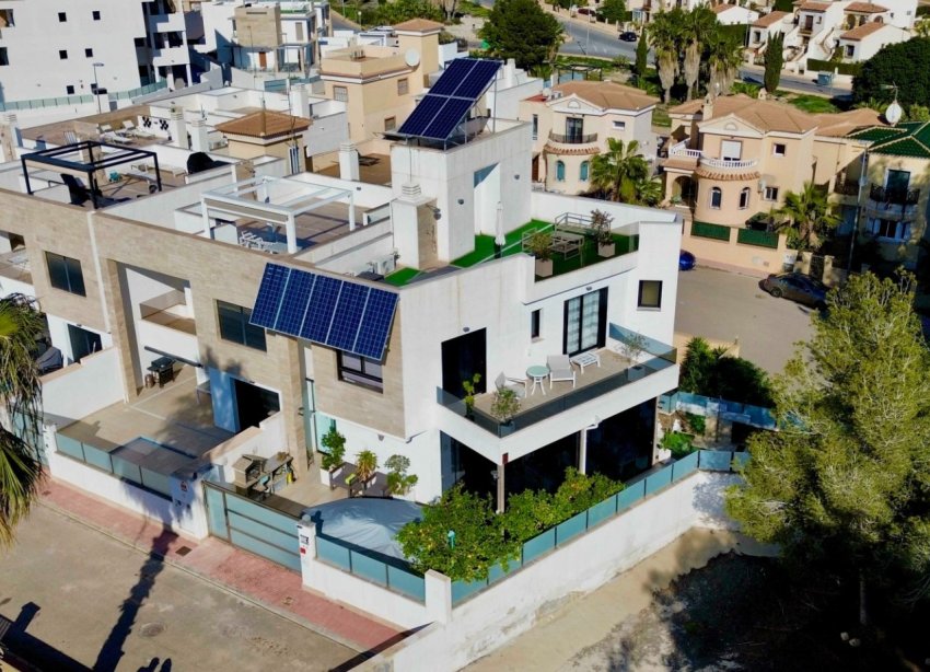 Resale - Villa - Orihuela Costa - Villamartín