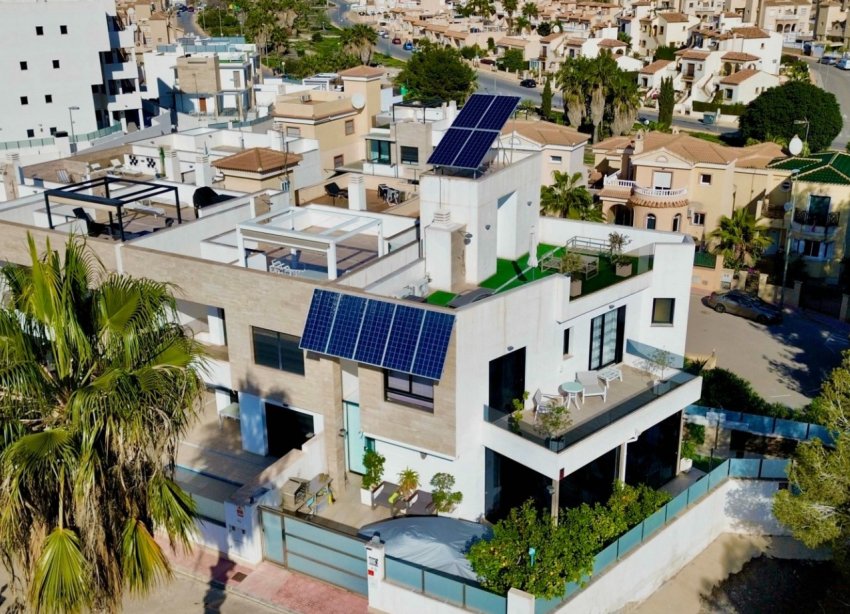 Resale - Villa - Orihuela Costa - Villamartín