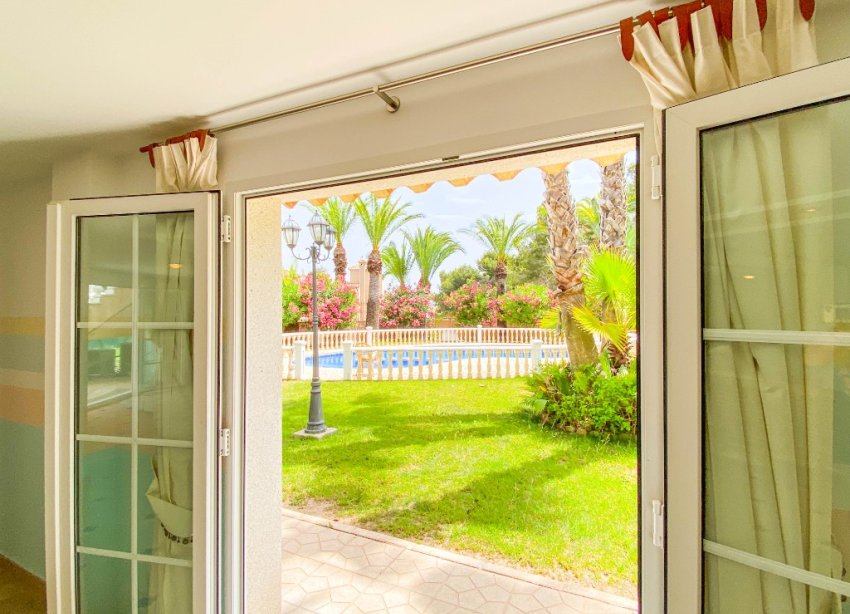 Resale - Villa - Orihuela Costa - Villamartin