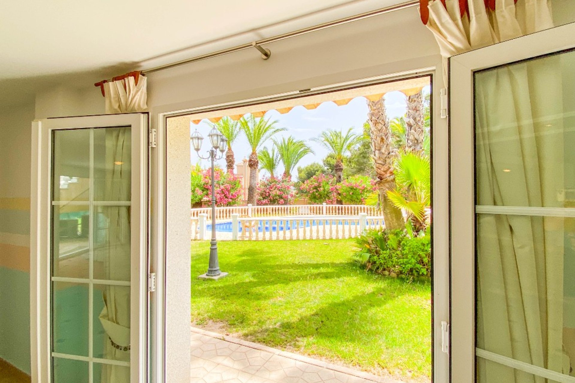 Resale - Villa - Orihuela Costa - Villamartin