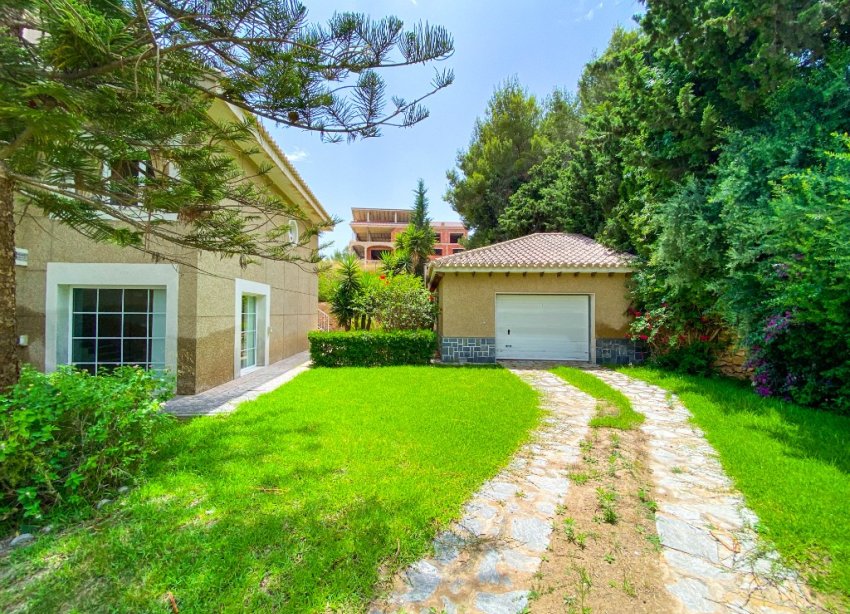 Resale - Villa - Orihuela Costa - Villamartin