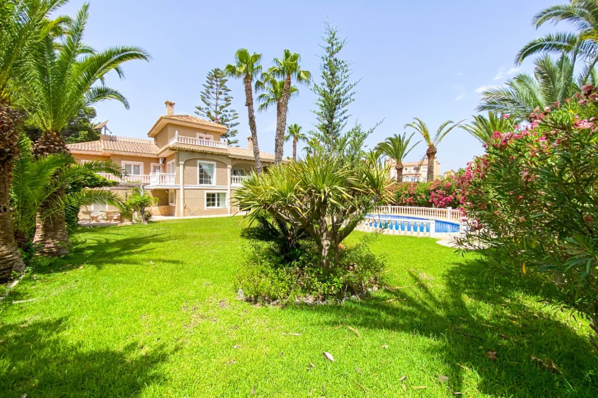 Resale - Villa - Orihuela Costa - Villamartin