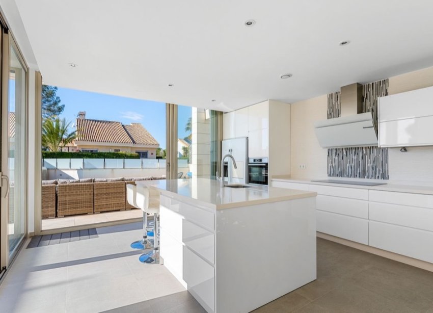 Resale - Villa - Orihuela Costa - Villamartín