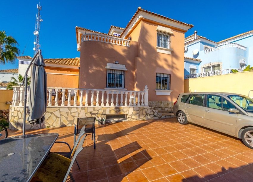 Resale - Villa - Orihuela Costa - Villamartin