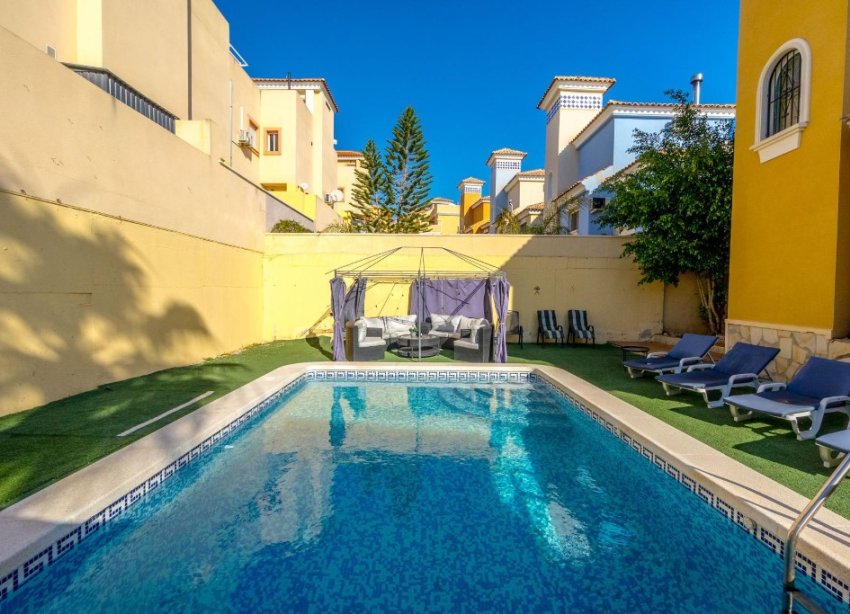 Resale - Villa - Orihuela Costa - Villamartin