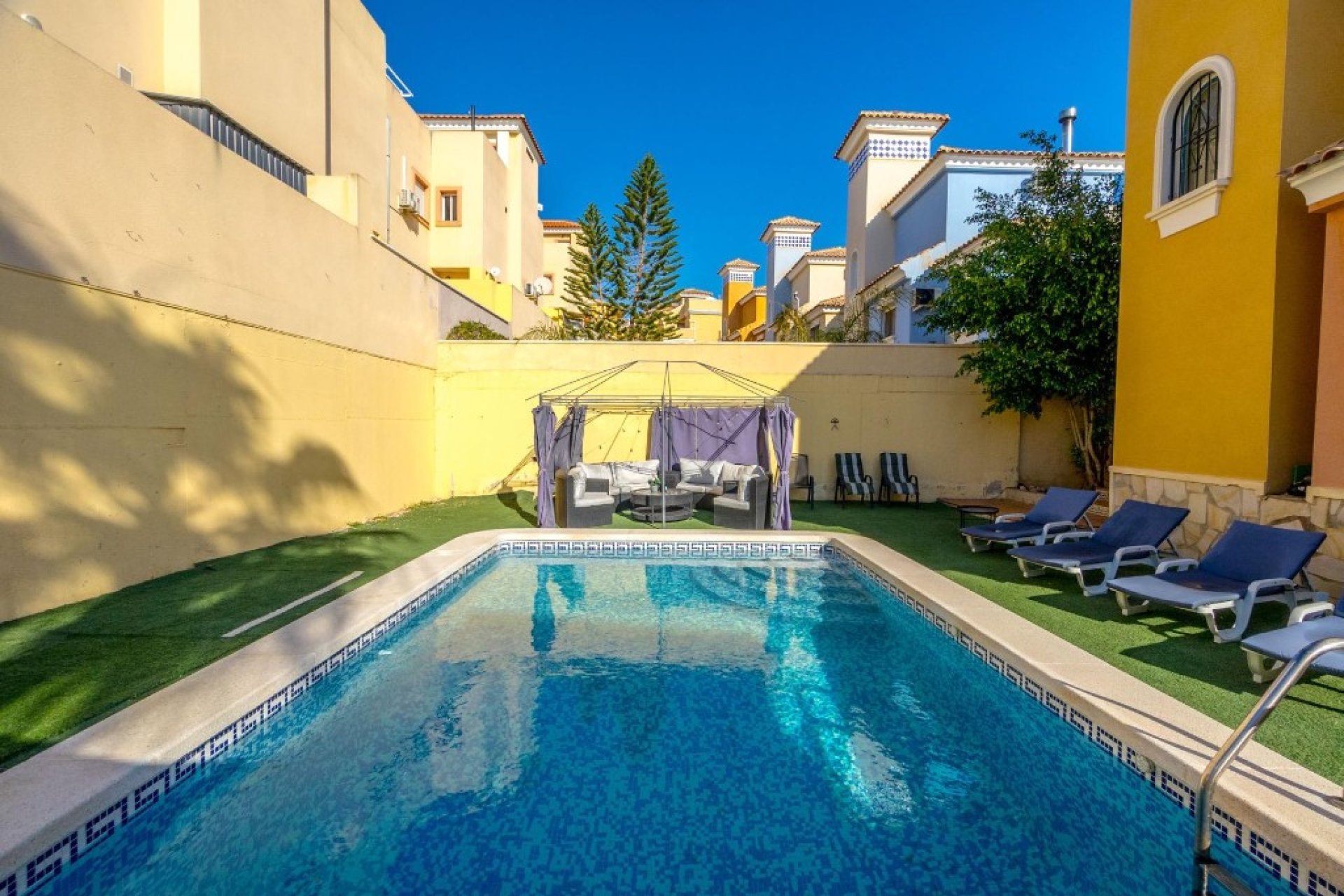 Resale - Villa - Orihuela Costa - Villamartin