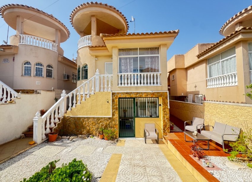 Resale - Villa - Orihuela Costa - Villamartín