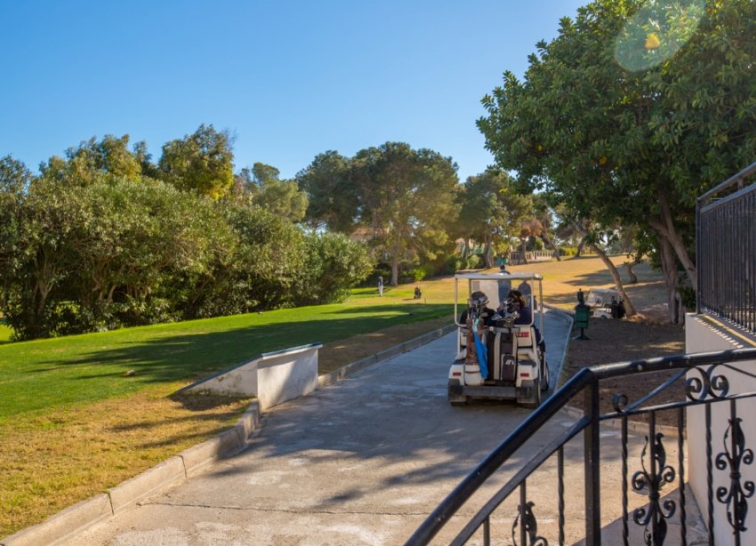 Resale - Villa - Orihuela Costa - Villamartín