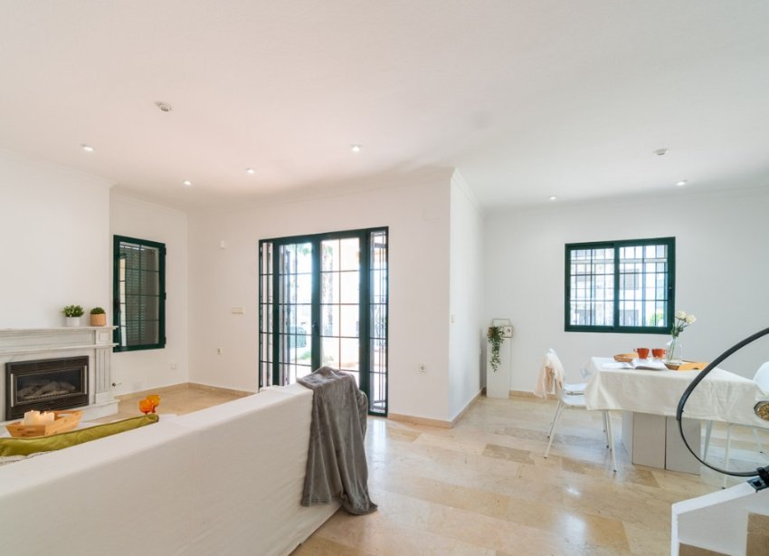 Resale - Villa - Orihuela Costa - Villamartín