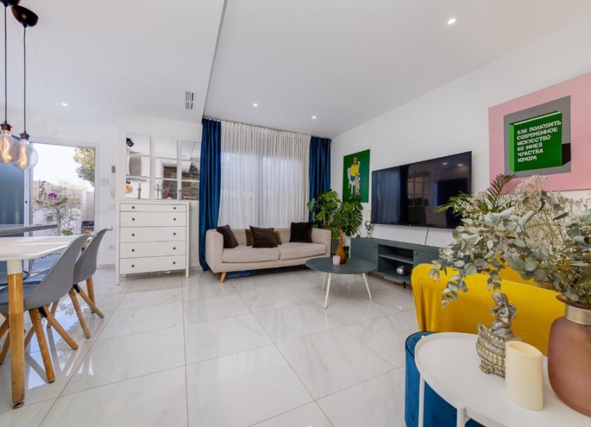 Resale - Villa - Orihuela Costa - Villamartín