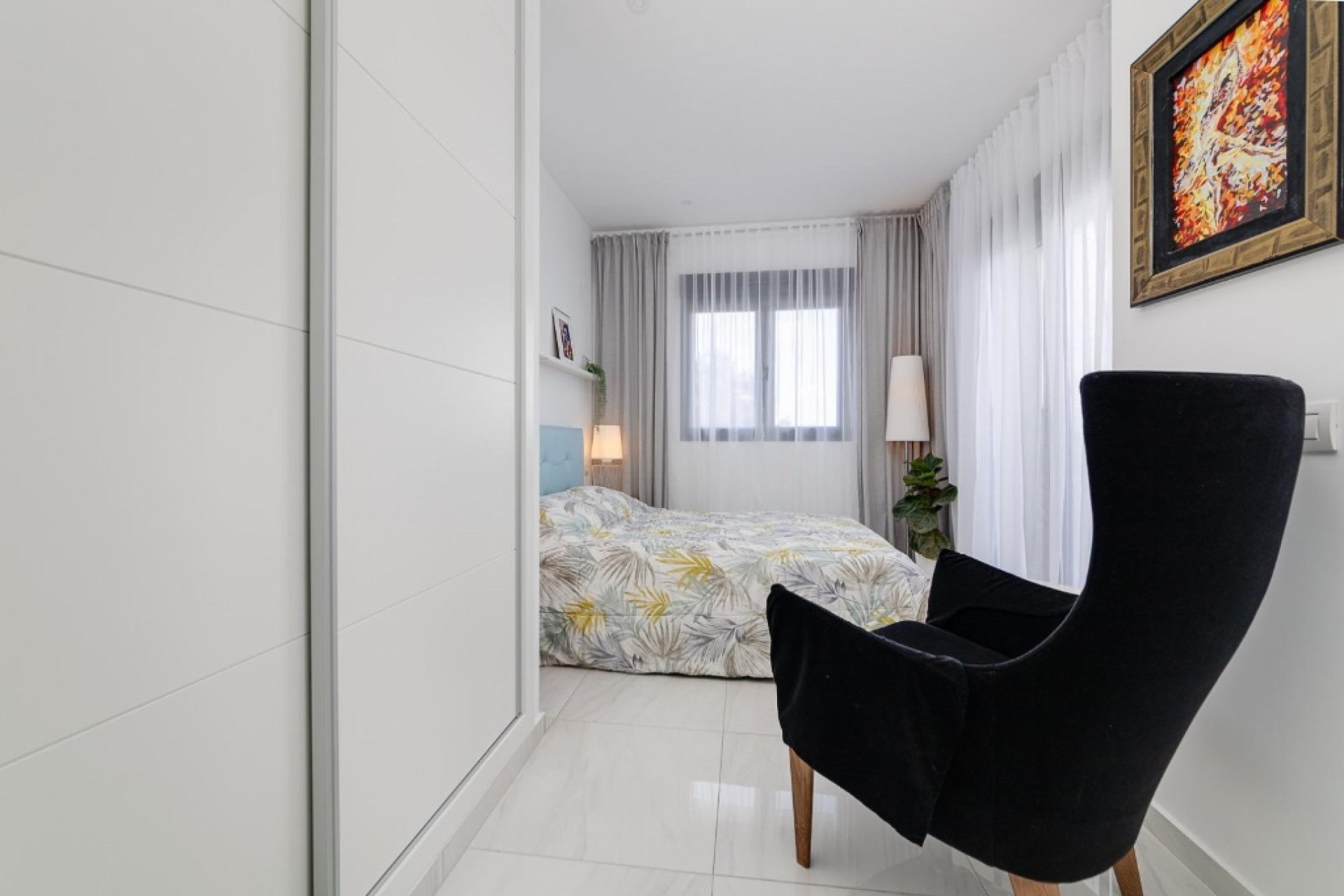 Resale - Villa - Orihuela Costa - Villamartín