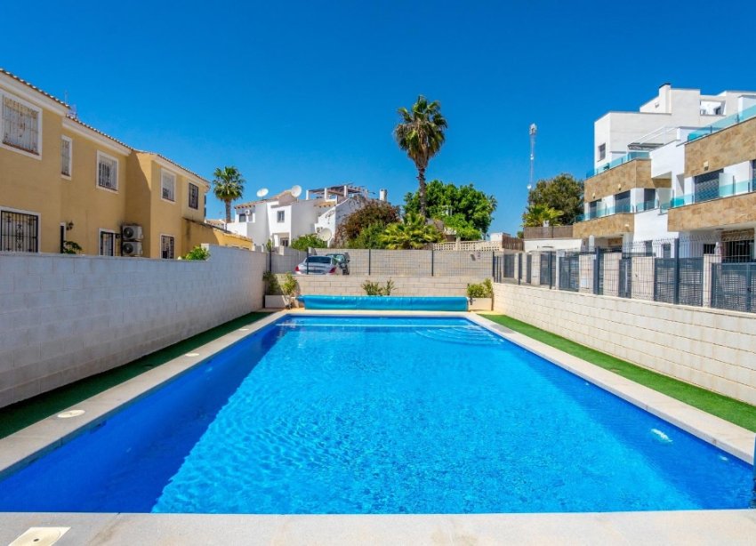 Resale - Villa - Orihuela Costa - Villamartín