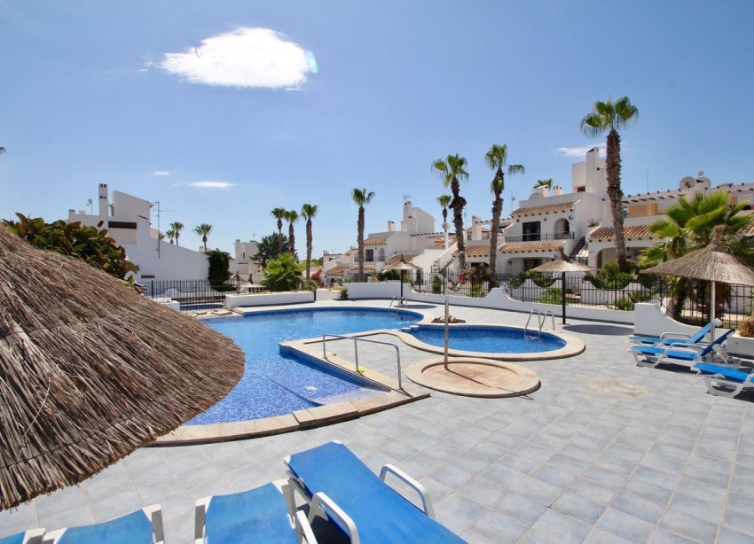 Resale - Villa - Orihuela Costa - Villamartín