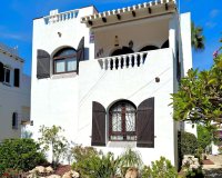 Resale - Villa - Orihuela Costa - Villamartín