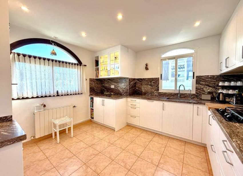 Resale - Villa - Orihuela Costa - Villamartín