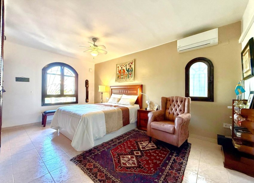 Resale - Villa - Orihuela Costa - Villamartín