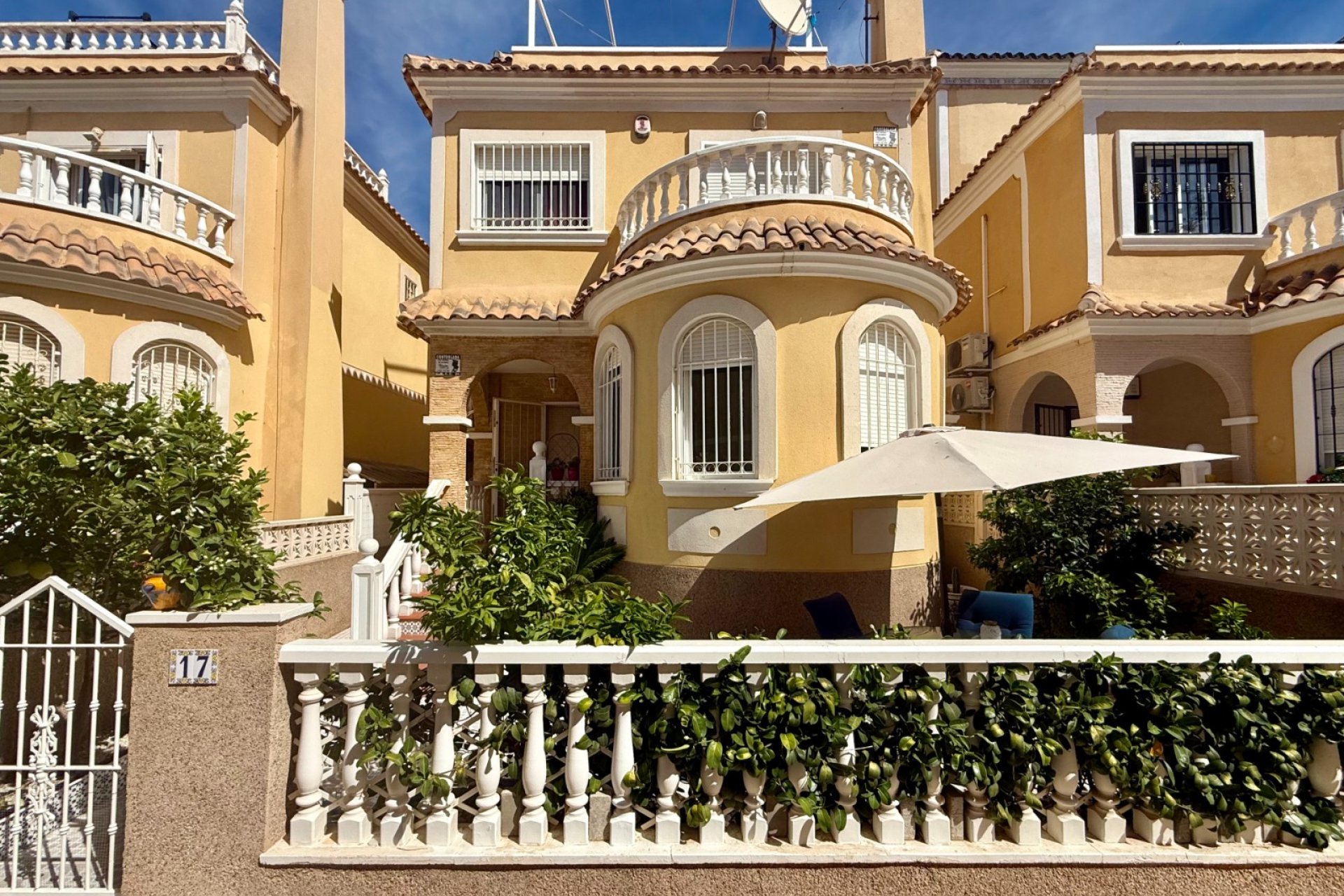 Resale - Villa - Orihuela Costa - Villamartín