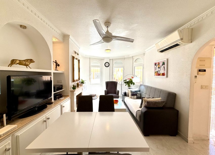 Resale - Villa - Orihuela Costa - Villamartín