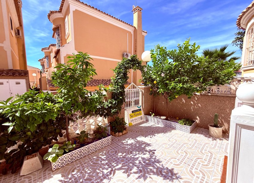 Resale - Villa - Orihuela Costa - Villamartín