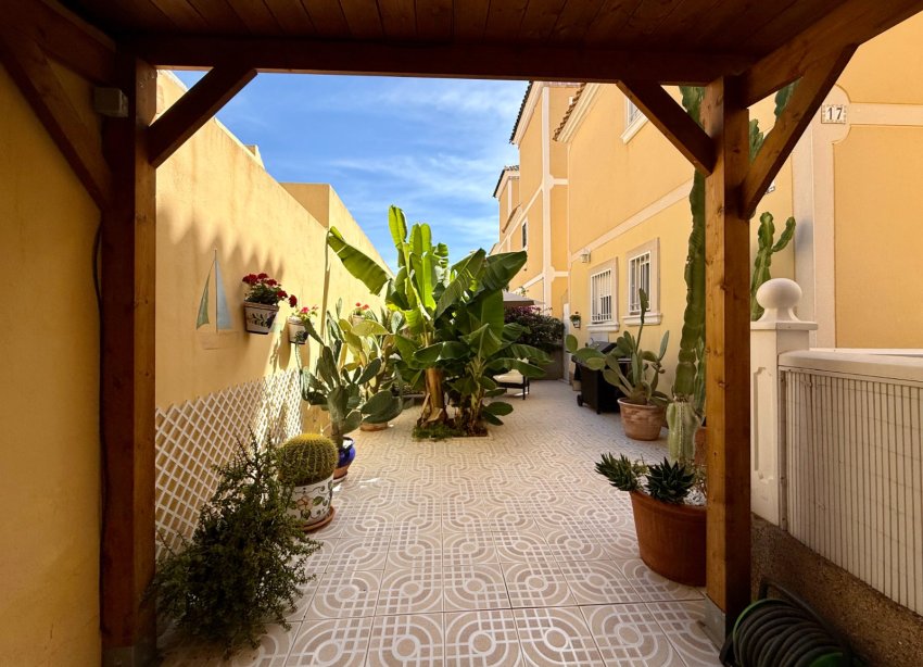 Resale - Villa - Orihuela Costa - Villamartín