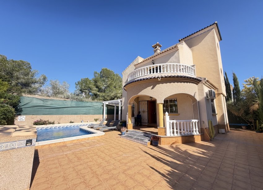 Resale - Villa - Orihuela Costa - Villamartin