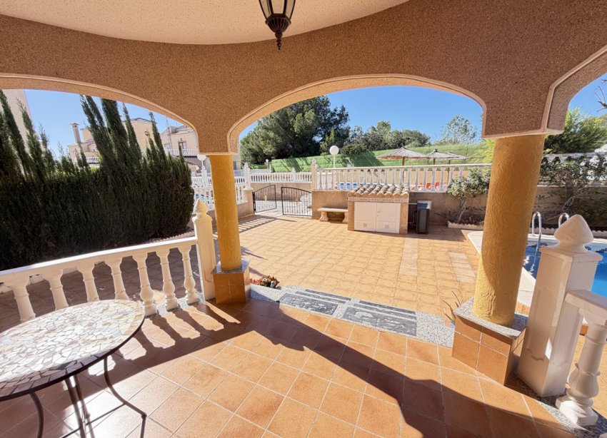 Resale - Villa - Orihuela Costa - Villamartin