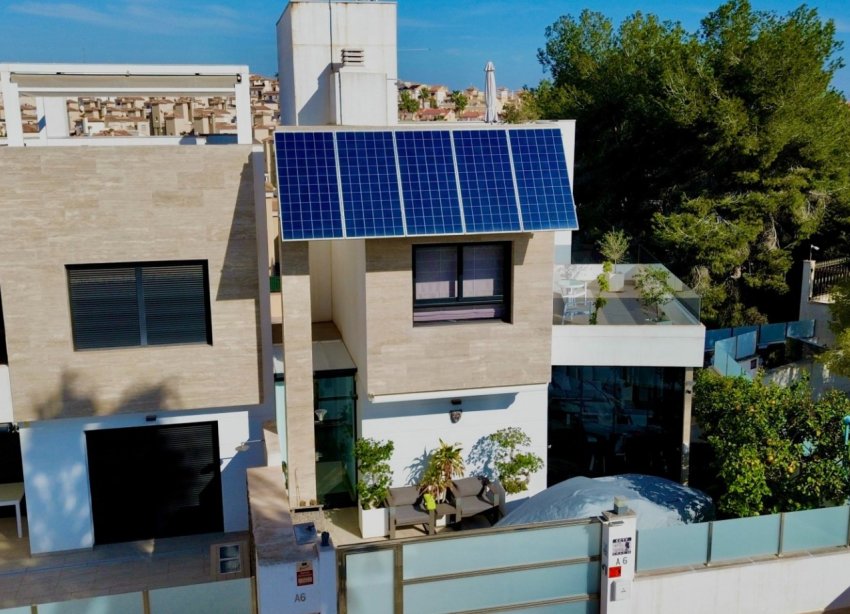 Resale - Villa - Orihuela Costa - Villamartín