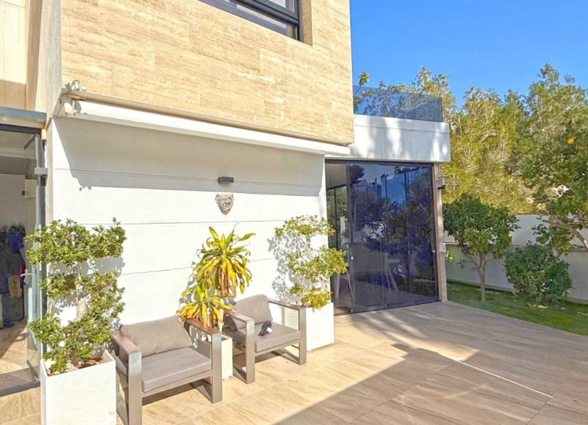 Resale - Villa - Orihuela Costa - Villamartín