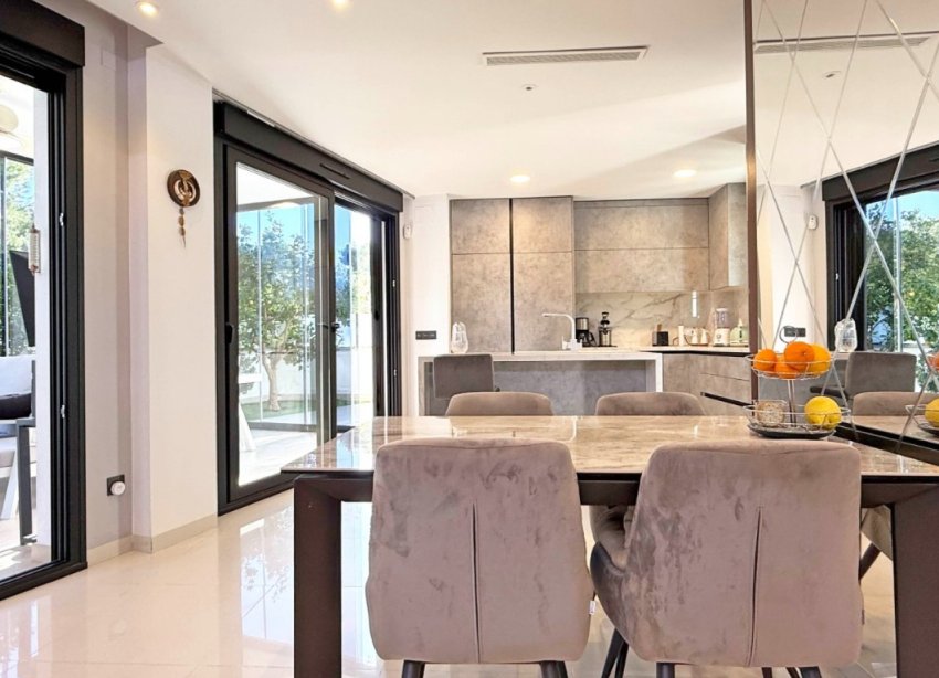 Resale - Villa - Orihuela Costa - Villamartín