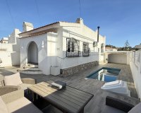 Resale - Villa - Orihuela Costa - Villamartin