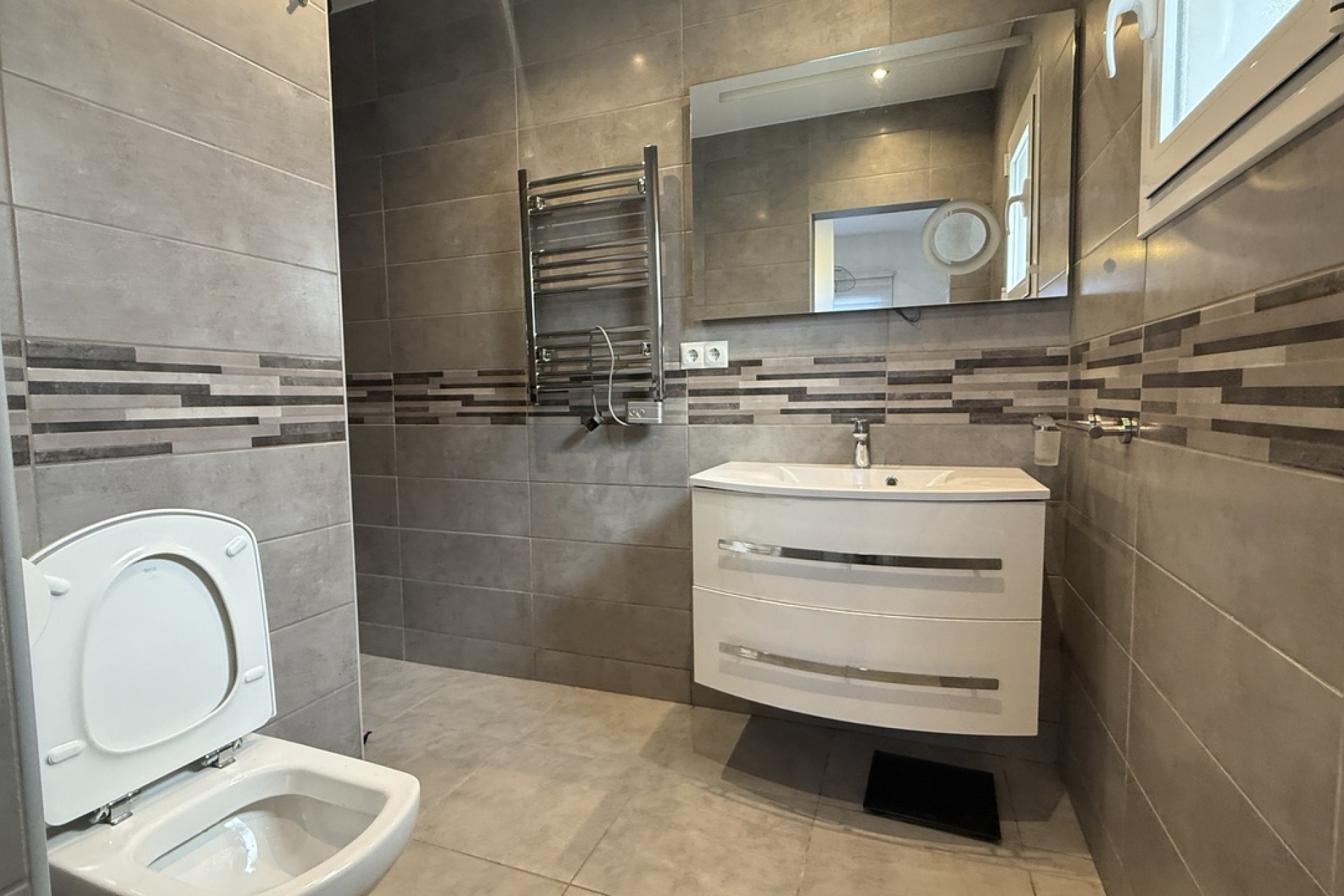 Resale - Villa - Orihuela Costa - Villamartin