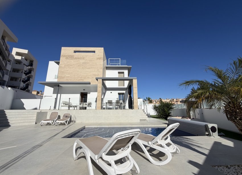Resale - Villa - Orihuela Costa - Villamartin