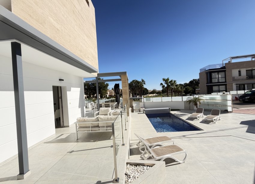 Resale - Villa - Orihuela Costa - Villamartin